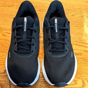 Nike Revolution 5 size 11